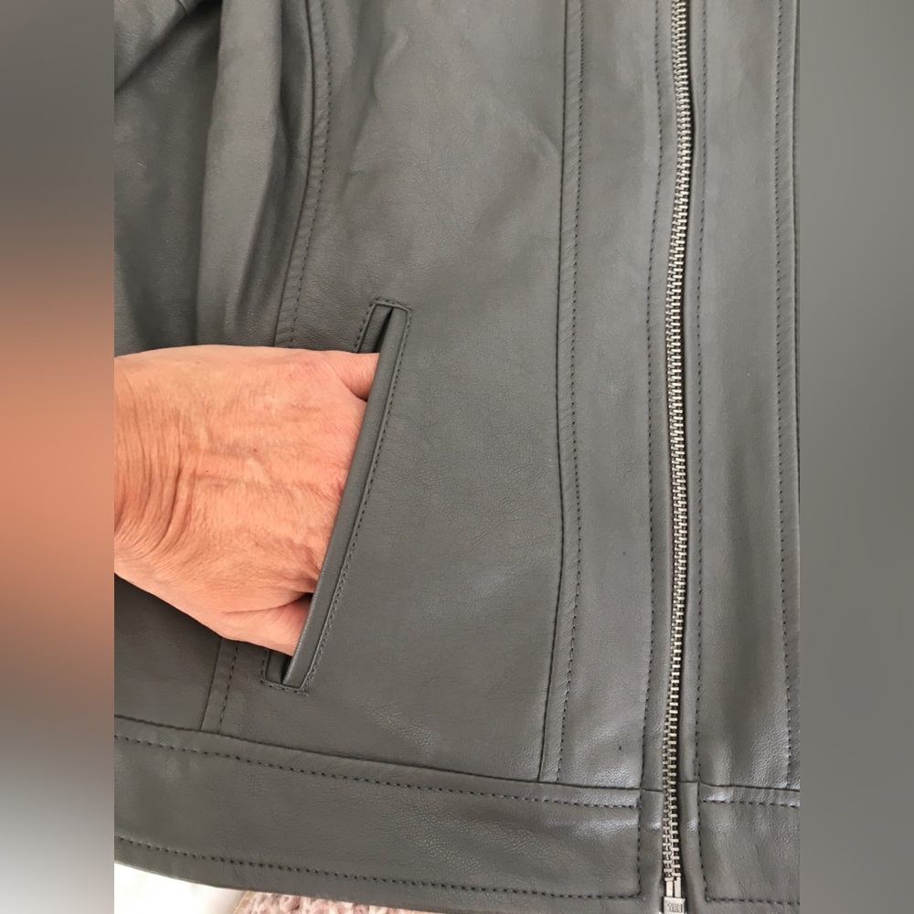 Revues gray faux leather short jacket. - Picture 4 of 13
